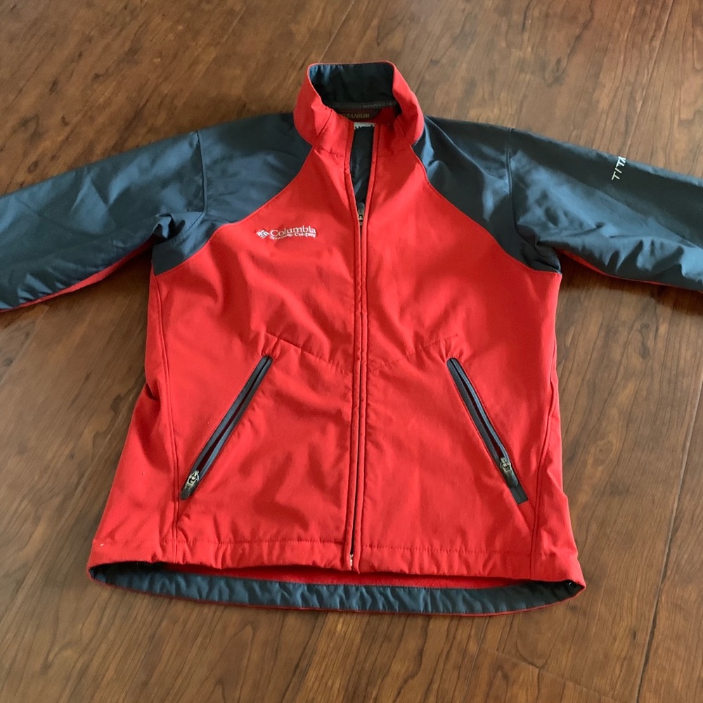 Columbia Rain Jacket. - Picture 4 of 4